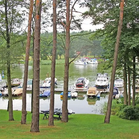 Ferienhaus Strasen See 7921 بيت للعطل Schwarz (Mecklenburgische Seenplatte)