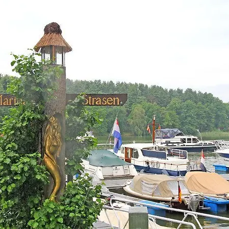 Ferienhaus Strasen See 7921 بيت للعطل *